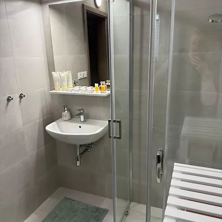 Nas Sen - * Svratouch